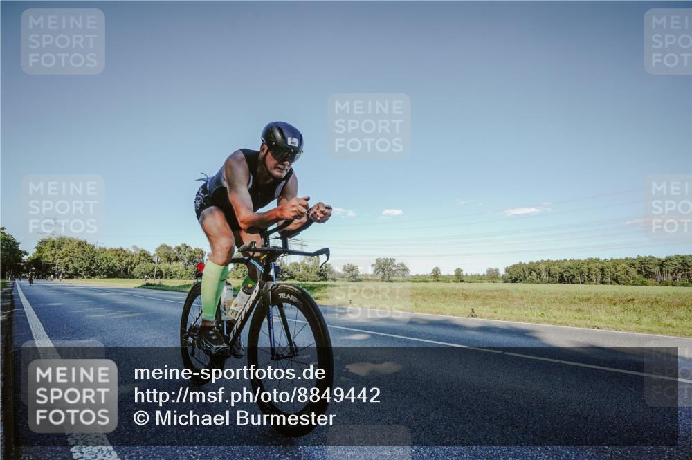 07.09.2025 - 19. Norderstedt Triathlon Michael Burmester http://msf.ph/oto/8849442 07.09.2025 16:13:51 Radfahren 910, 1554 meine-sportfotos.de