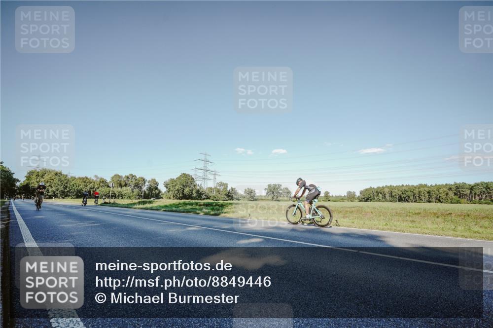 07.09.2025 - 19. Norderstedt Triathlon Michael Burmester http://msf.ph/oto/8849446 07.09.2025 16:13:53 Radfahren 910, 1554 meine-sportfotos.de