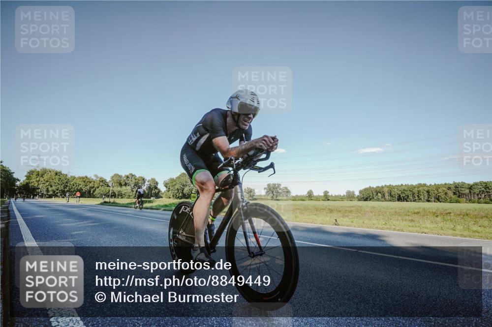 07.09.2025 - 19. Norderstedt Triathlon Michael Burmester http://msf.ph/oto/8849449 07.09.2025 16:13:54 Radfahren 910, 1554 meine-sportfotos.de