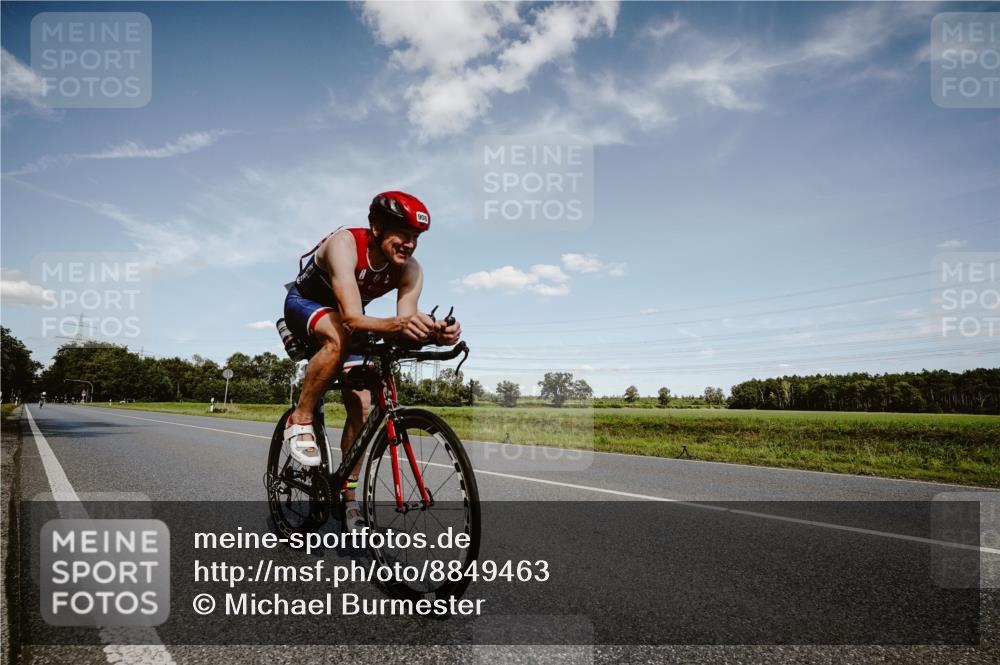 07.09.2025 - 19. Norderstedt Triathlon Michael Burmester http://msf.ph/oto/8849463 07.09.2025 14:01:34 Radfahren 908 meine-sportfotos.de