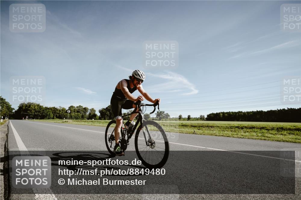 07.09.2025 - 19. Norderstedt Triathlon Michael Burmester http://msf.ph/oto/8849480 07.09.2025 10:21:59 Radfahren 1138 meine-sportfotos.de