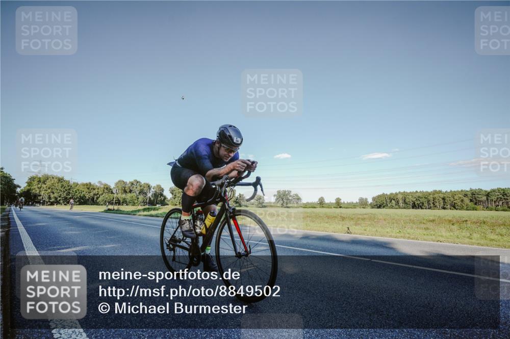 07.09.2025 - 19. Norderstedt Triathlon Michael Burmester http://msf.ph/oto/8849502 07.09.2025 16:14:31 Radfahren 380, 1584, 1586 meine-sportfotos.de