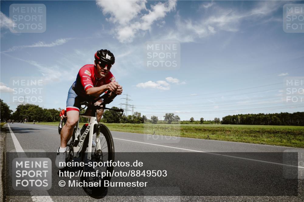 07.09.2025 - 19. Norderstedt Triathlon Michael Burmester http://msf.ph/oto/8849503 07.09.2025 14:01:58 Radfahren 975, 1019 meine-sportfotos.de