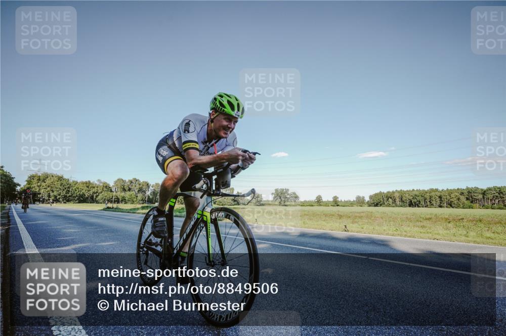 07.09.2025 - 19. Norderstedt Triathlon Michael Burmester http://msf.ph/oto/8849506 07.09.2025 16:14:34 Radfahren 409, 1586 meine-sportfotos.de