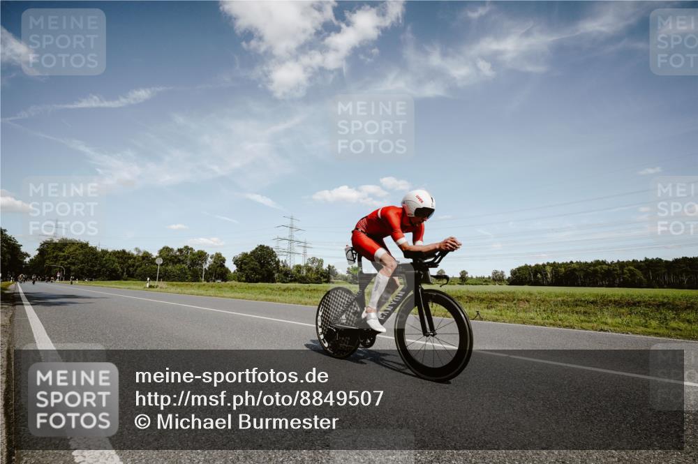 07.09.2025 - 19. Norderstedt Triathlon Michael Burmester http://msf.ph/oto/8849507 07.09.2025 14:01:59 Radfahren 975, 1019 meine-sportfotos.de