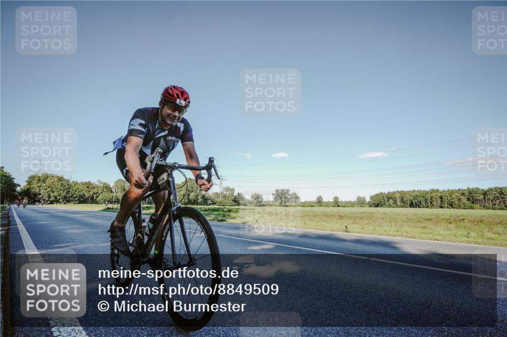 07.09.2025 - 19. Norderstedt Triathlon Michael Burmester http://msf.ph/oto/8849509 07.09.2025 16:14:37 Radfahren 409, 1586 meine-sportfotos.de
