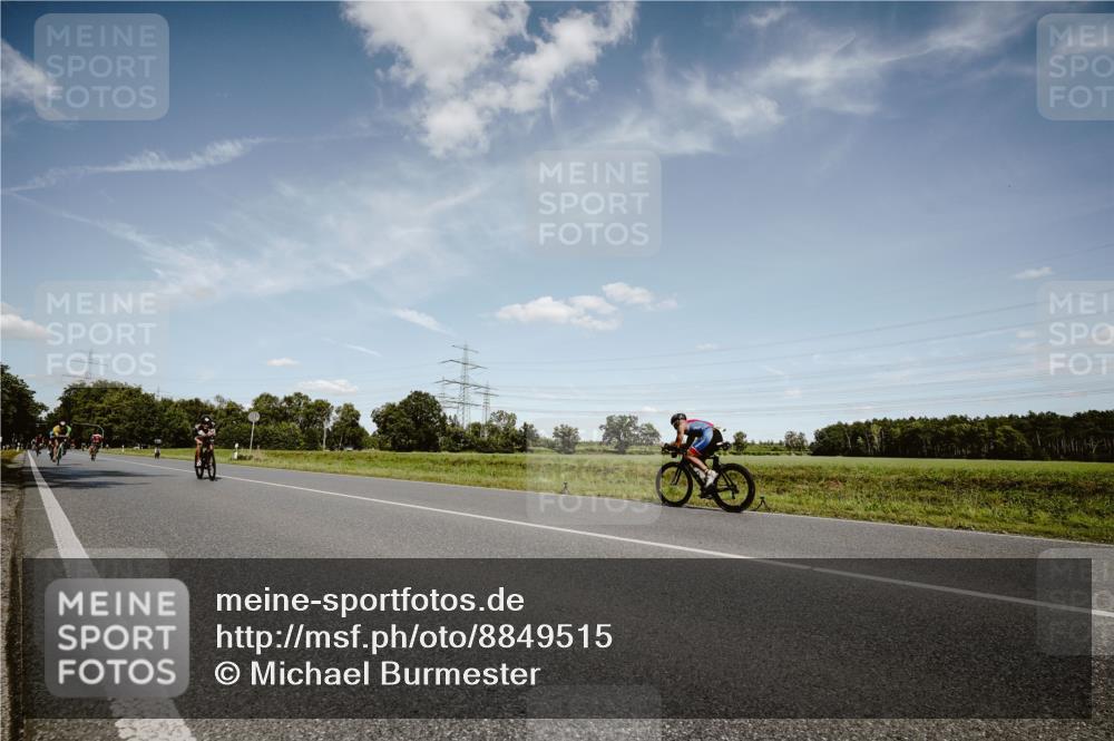 07.09.2025 - 19. Norderstedt Triathlon Michael Burmester http://msf.ph/oto/8849515 07.09.2025 14:02:04 Radfahren 880, 911, 983, 1028 meine-sportfotos.de