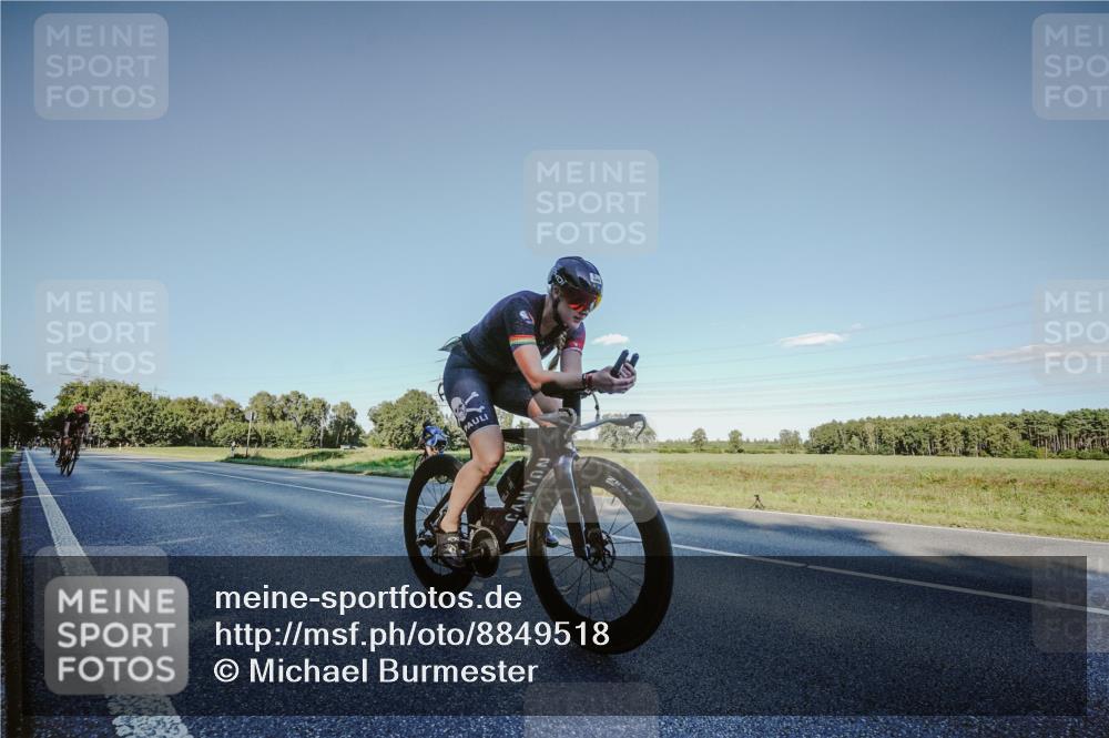 07.09.2025 - 19. Norderstedt Triathlon Michael Burmester http://msf.ph/oto/8849518 07.09.2025 16:14:41 Radfahren 1049, 1613 meine-sportfotos.de