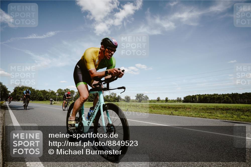 07.09.2025 - 19. Norderstedt Triathlon Michael Burmester http://msf.ph/oto/8849523 07.09.2025 14:02:06 Radfahren 880, 911, 983, 1028, 1465 meine-sportfotos.de
