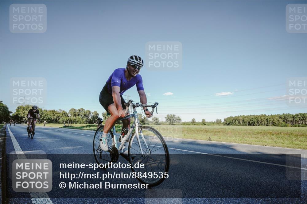 07.09.2025 - 19. Norderstedt Triathlon Michael Burmester http://msf.ph/oto/8849535 07.09.2025 16:14:50 Radfahren 1097, 1545 meine-sportfotos.de