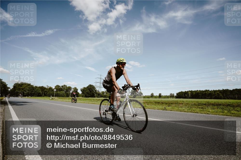 07.09.2025 - 19. Norderstedt Triathlon Michael Burmester http://msf.ph/oto/8849536 07.09.2025 14:02:15 Radfahren 1471 meine-sportfotos.de