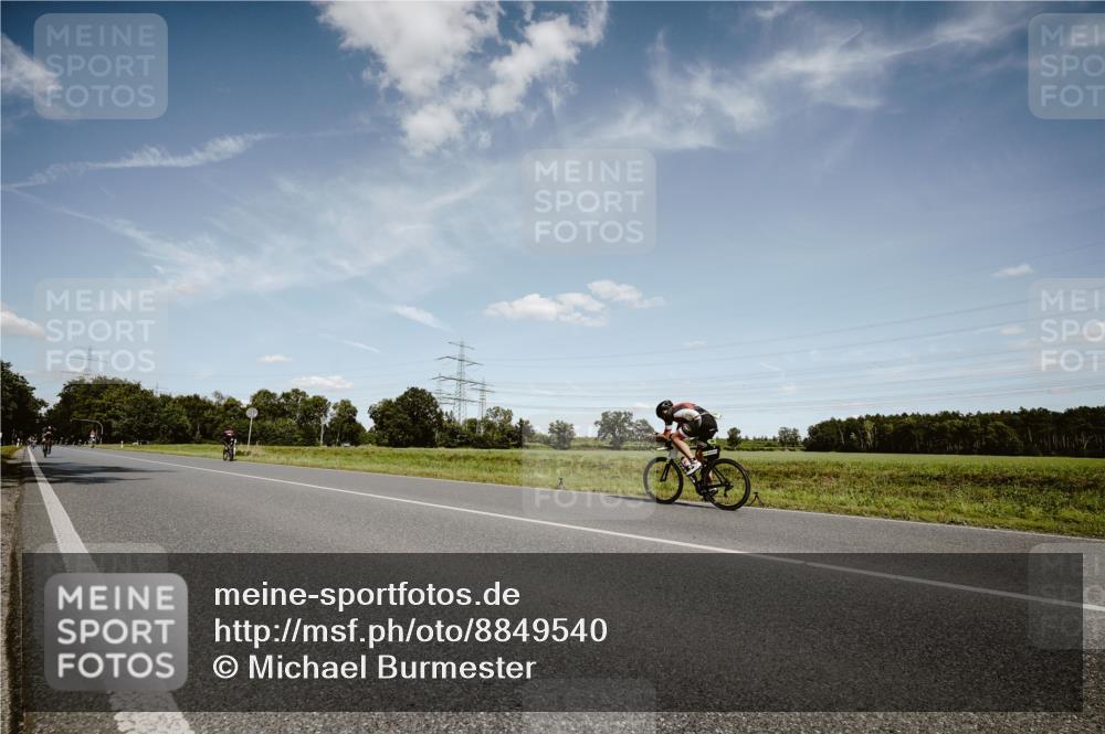 07.09.2025 - 19. Norderstedt Triathlon Michael Burmester http://msf.ph/oto/8849540 07.09.2025 14:02:16 Radfahren 394, 1471 meine-sportfotos.de