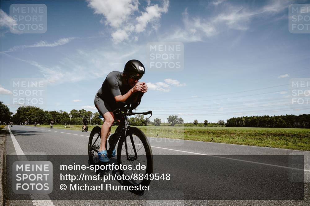 07.09.2025 - 19. Norderstedt Triathlon Michael Burmester http://msf.ph/oto/8849548 07.09.2025 14:02:19 Radfahren 394 meine-sportfotos.de