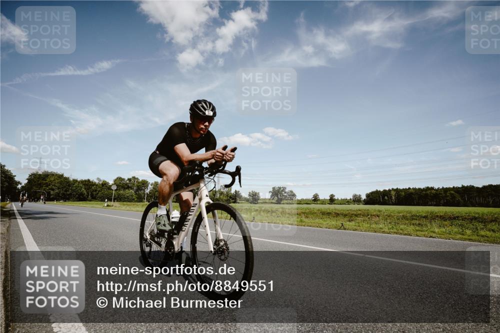 07.09.2025 - 19. Norderstedt Triathlon Michael Burmester http://msf.ph/oto/8849551 07.09.2025 14:02:25 Radfahren 877, 1478 meine-sportfotos.de