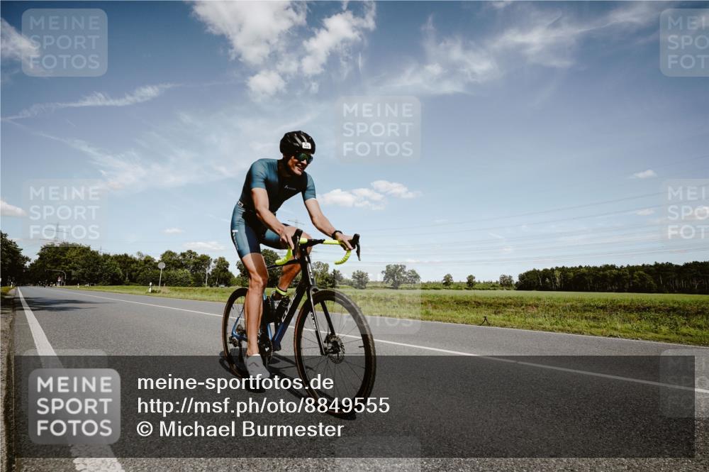 07.09.2025 - 19. Norderstedt Triathlon Michael Burmester http://msf.ph/oto/8849555 07.09.2025 14:02:28 Radfahren 1478 meine-sportfotos.de