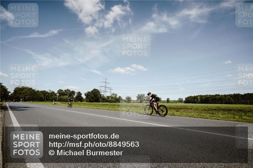 07.09.2025 - 19. Norderstedt Triathlon Michael Burmester http://msf.ph/oto/8849563 07.09.2025 14:02:40 Radfahren  meine-sportfotos.de