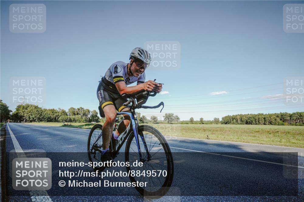 07.09.2025 - 19. Norderstedt Triathlon Michael Burmester http://msf.ph/oto/8849570 07.09.2025 16:15:15 Radfahren 1592 meine-sportfotos.de
