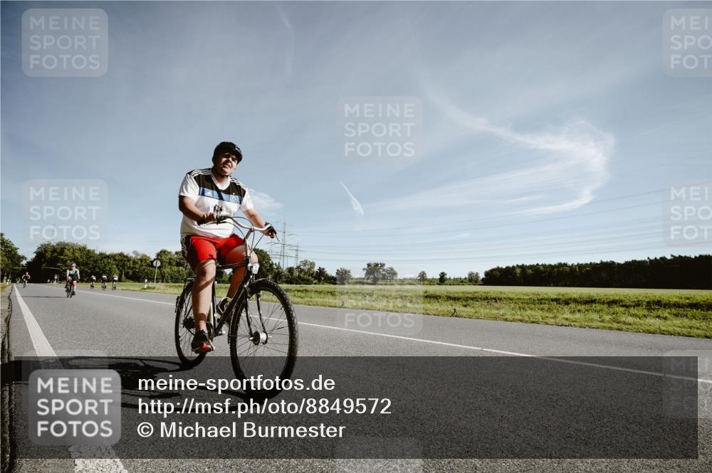 07.09.2025 - 19. Norderstedt Triathlon Michael Burmester http://msf.ph/oto/8849572 07.09.2025 10:29:34 Radfahren 1126, 1143 meine-sportfotos.de