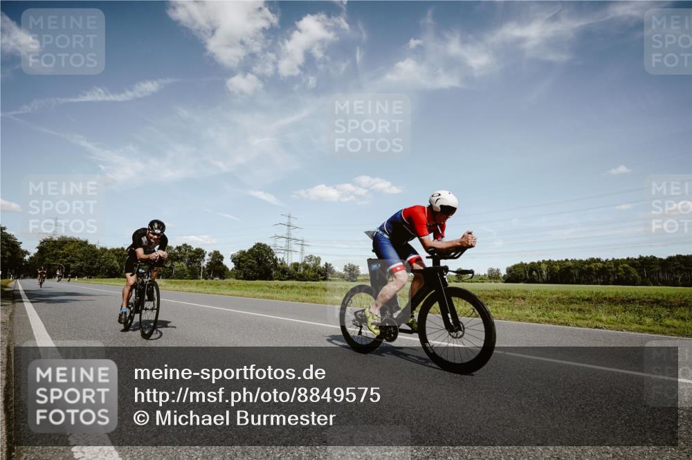 07.09.2025 - 19. Norderstedt Triathlon Michael Burmester http://msf.ph/oto/8849575 07.09.2025 14:02:46 Radfahren 366, 962, 965 meine-sportfotos.de