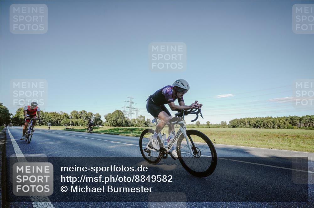 07.09.2025 - 19. Norderstedt Triathlon Michael Burmester http://msf.ph/oto/8849582 07.09.2025 16:15:24 Radfahren 873, 894 meine-sportfotos.de