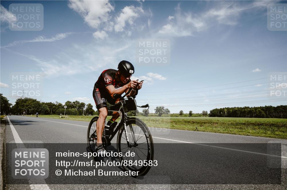 07.09.2025 - 19. Norderstedt Triathlon Michael Burmester http://msf.ph/oto/8849583 07.09.2025 14:02:49 Radfahren 366, 962, 965 meine-sportfotos.de