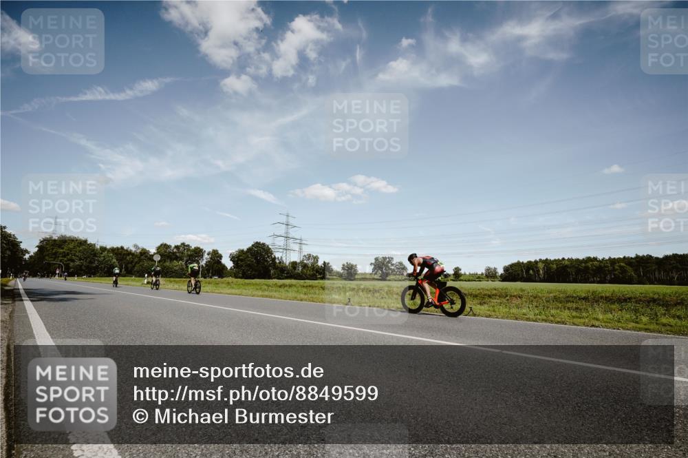 07.09.2025 - 19. Norderstedt Triathlon Michael Burmester http://msf.ph/oto/8849599 07.09.2025 14:02:52 Radfahren 962 meine-sportfotos.de