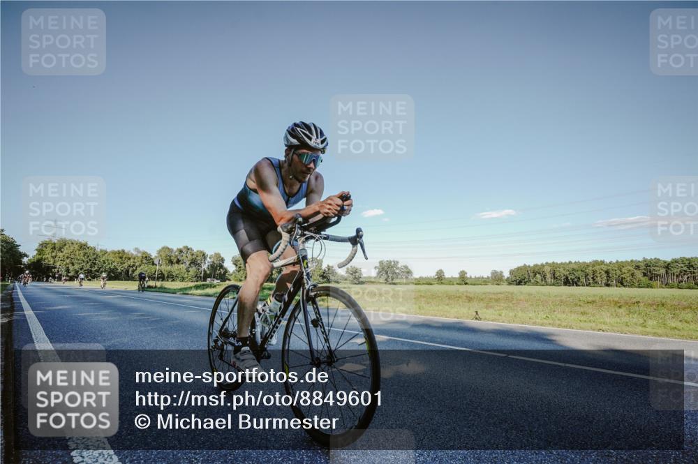 07.09.2025 - 19. Norderstedt Triathlon Michael Burmester http://msf.ph/oto/8849601 07.09.2025 16:15:32 Radfahren 1620 meine-sportfotos.de