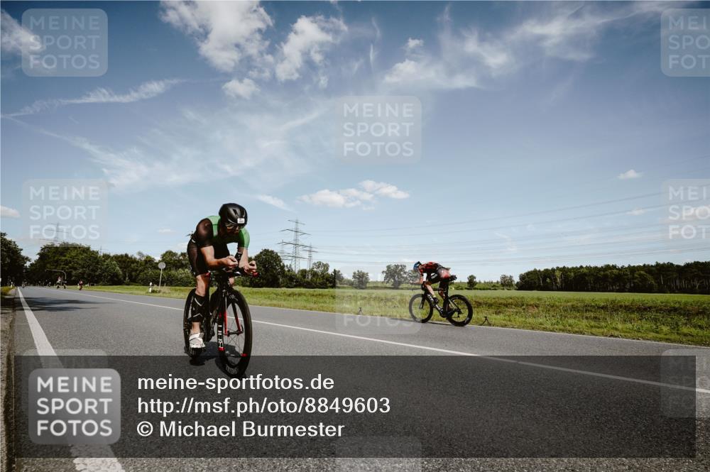 07.09.2025 - 19. Norderstedt Triathlon Michael Burmester http://msf.ph/oto/8849603 07.09.2025 14:02:57 Radfahren 1037 meine-sportfotos.de