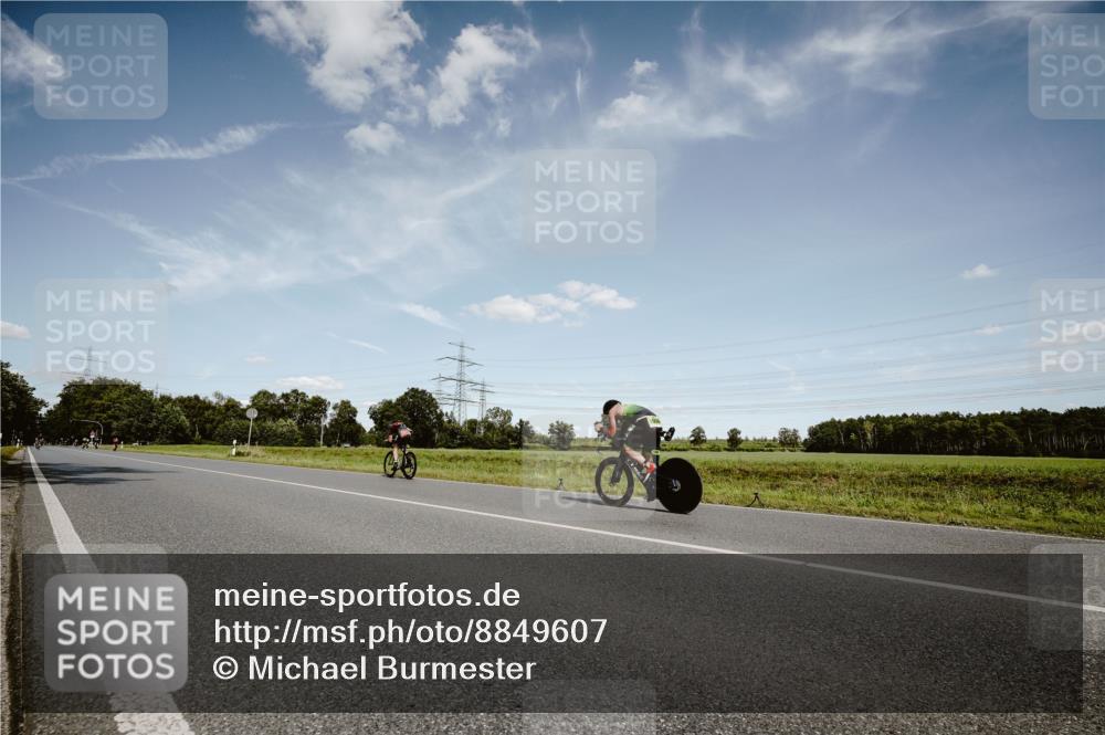 07.09.2025 - 19. Norderstedt Triathlon Michael Burmester http://msf.ph/oto/8849607 07.09.2025 14:02:58 Radfahren 1037 meine-sportfotos.de