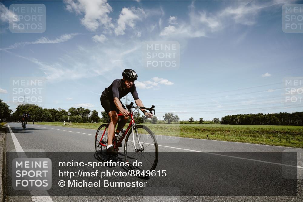 07.09.2025 - 19. Norderstedt Triathlon Michael Burmester http://msf.ph/oto/8849615 07.09.2025 14:03:06 Radfahren 428, 980 meine-sportfotos.de