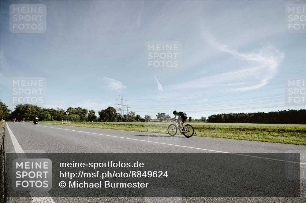 07.09.2025 - 19. Norderstedt Triathlon Michael Burmester http://msf.ph/oto/8849624 07.09.2025 10:30:51 Radfahren  meine-sportfotos.de