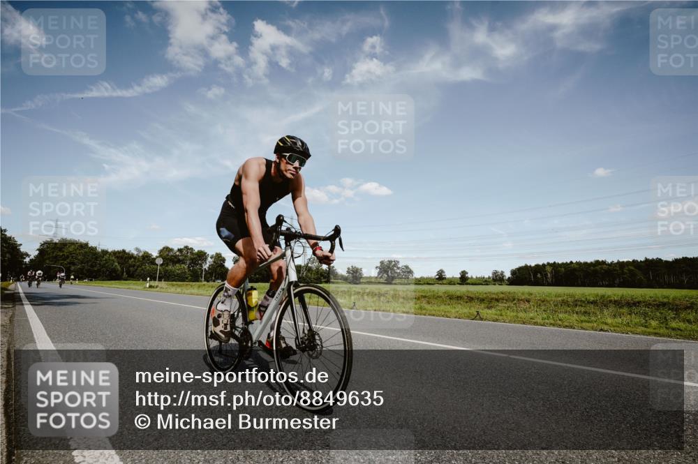 07.09.2025 - 19. Norderstedt Triathlon Michael Burmester http://msf.ph/oto/8849635 07.09.2025 14:03:30 Radfahren 361, 1011, 1408 meine-sportfotos.de