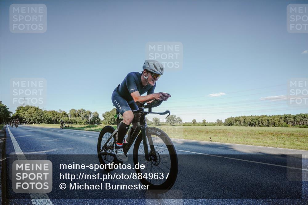 07.09.2025 - 19. Norderstedt Triathlon Michael Burmester http://msf.ph/oto/8849637 07.09.2025 16:15:50 Radfahren 1409, 1427, 1549 meine-sportfotos.de