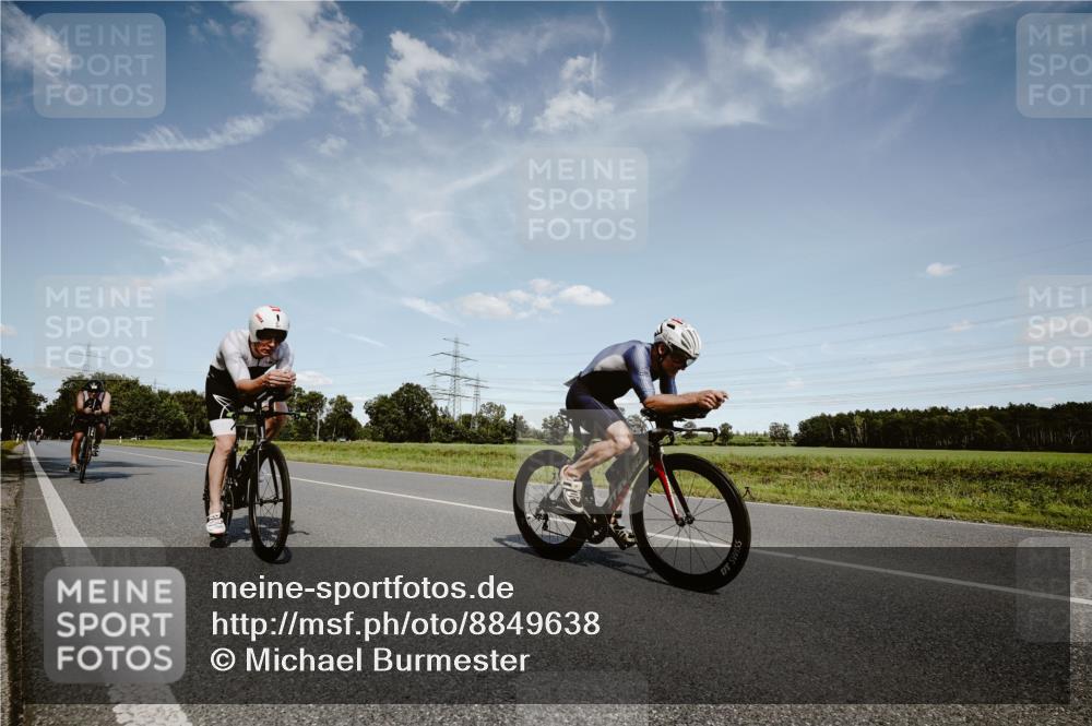 07.09.2025 - 19. Norderstedt Triathlon Michael Burmester http://msf.ph/oto/8849638 07.09.2025 14:03:33 Radfahren 361, 963, 1011, 1408 meine-sportfotos.de
