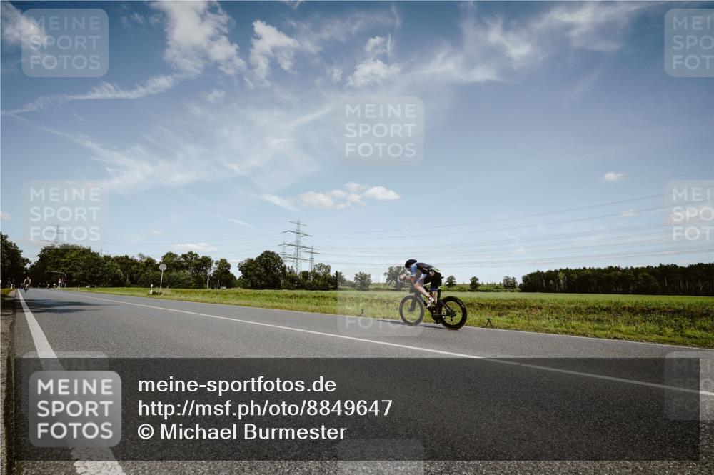 07.09.2025 - 19. Norderstedt Triathlon Michael Burmester http://msf.ph/oto/8849647 07.09.2025 14:03:35 Radfahren 361, 963, 1011 meine-sportfotos.de