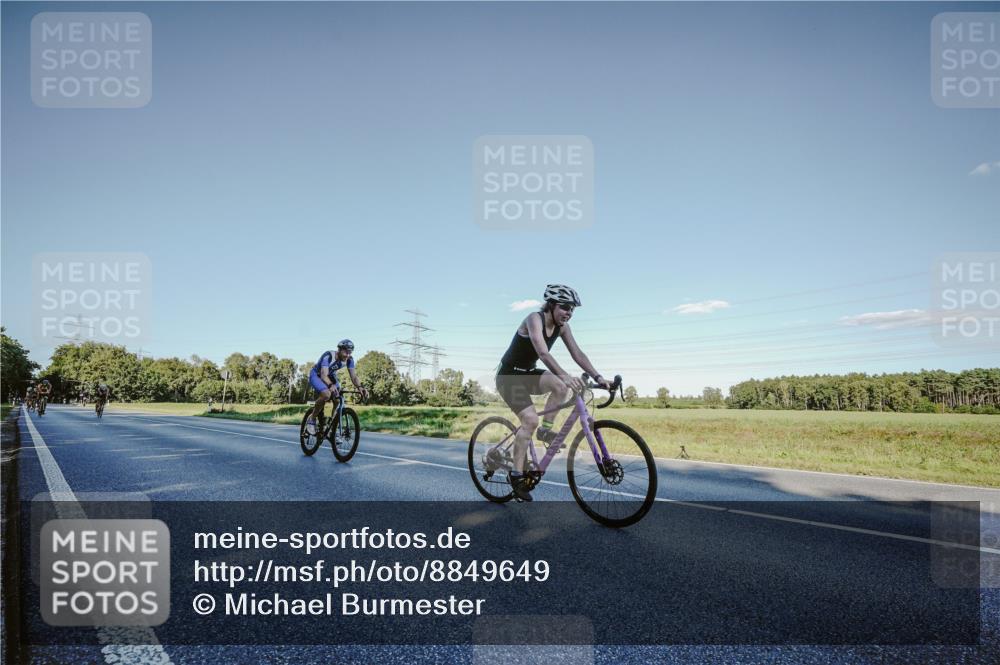 07.09.2025 - 19. Norderstedt Triathlon Michael Burmester http://msf.ph/oto/8849649 07.09.2025 16:15:56 Radfahren 941, 1088, 1427, 1435, 1550, 1564 meine-sportfotos.de