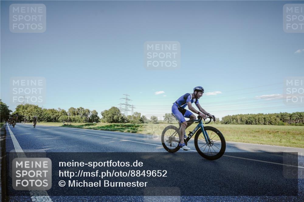 07.09.2025 - 19. Norderstedt Triathlon Michael Burmester http://msf.ph/oto/8849652 07.09.2025 16:15:57 Radfahren 870, 941, 1088, 1435, 1550, 1553, 1564 meine-sportfotos.de