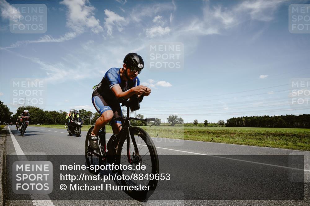 07.09.2025 - 19. Norderstedt Triathlon Michael Burmester http://msf.ph/oto/8849653 07.09.2025 14:03:46 Radfahren 978, 985, 1039 meine-sportfotos.de