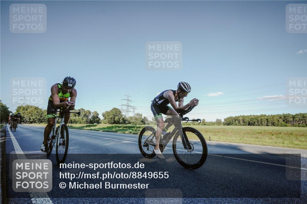 07.09.2025 - 19. Norderstedt Triathlon Michael Burmester http://msf.ph/oto/8849655 07.09.2025 16:15:59 Radfahren 509, 870, 941, 1088, 1435, 1550, 1553, 1564 meine-sportfotos.de