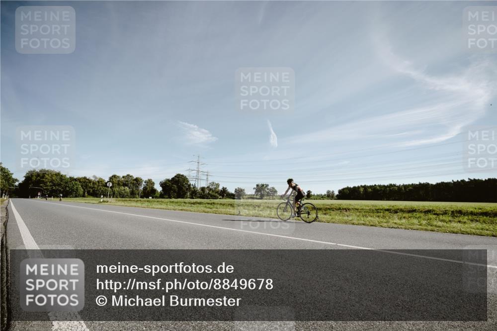 07.09.2025 - 19. Norderstedt Triathlon Michael Burmester http://msf.ph/oto/8849678 07.09.2025 10:32:22 Radfahren  meine-sportfotos.de