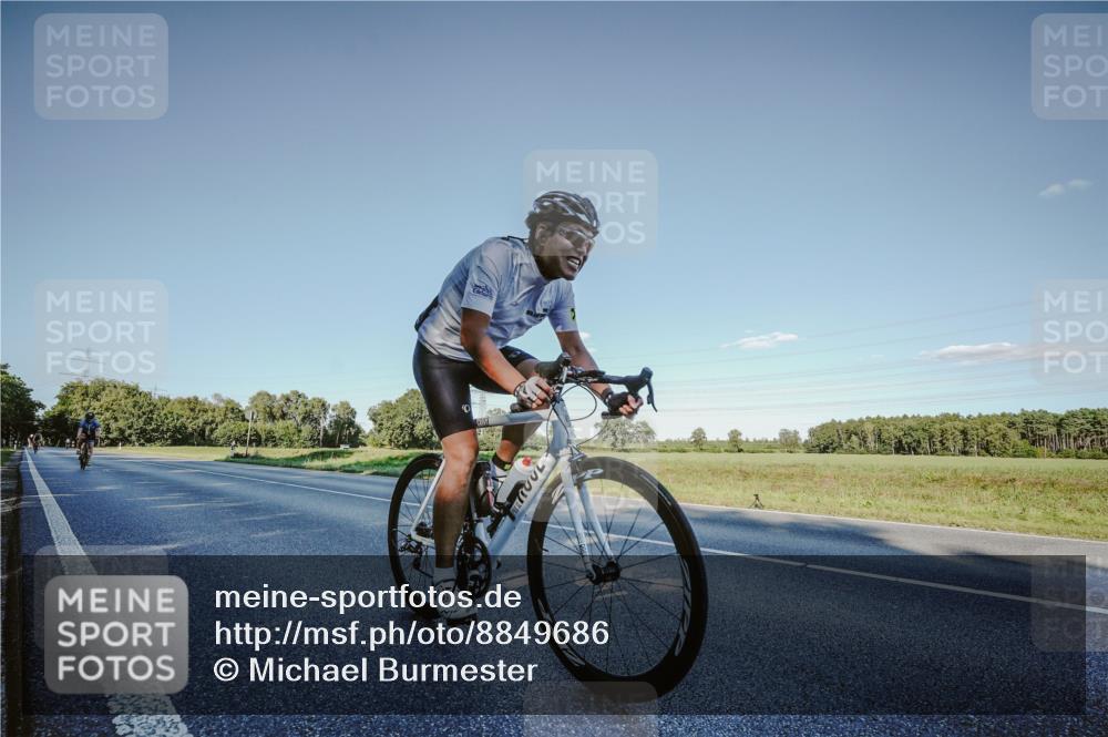 07.09.2025 - 19. Norderstedt Triathlon Michael Burmester http://msf.ph/oto/8849686 07.09.2025 16:16:19 Radfahren 955, 1103 meine-sportfotos.de