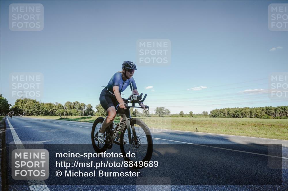 07.09.2025 - 19. Norderstedt Triathlon Michael Burmester http://msf.ph/oto/8849689 07.09.2025 16:16:21 Radfahren 955, 1103 meine-sportfotos.de