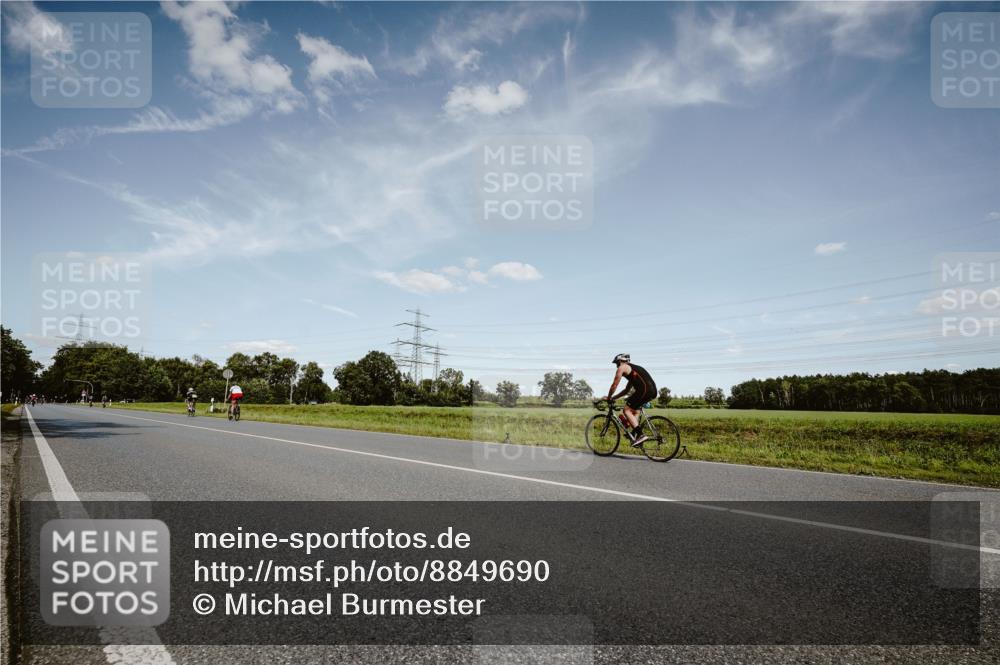 07.09.2025 - 19. Norderstedt Triathlon Michael Burmester http://msf.ph/oto/8849690 07.09.2025 14:04:10 Radfahren 1456 meine-sportfotos.de