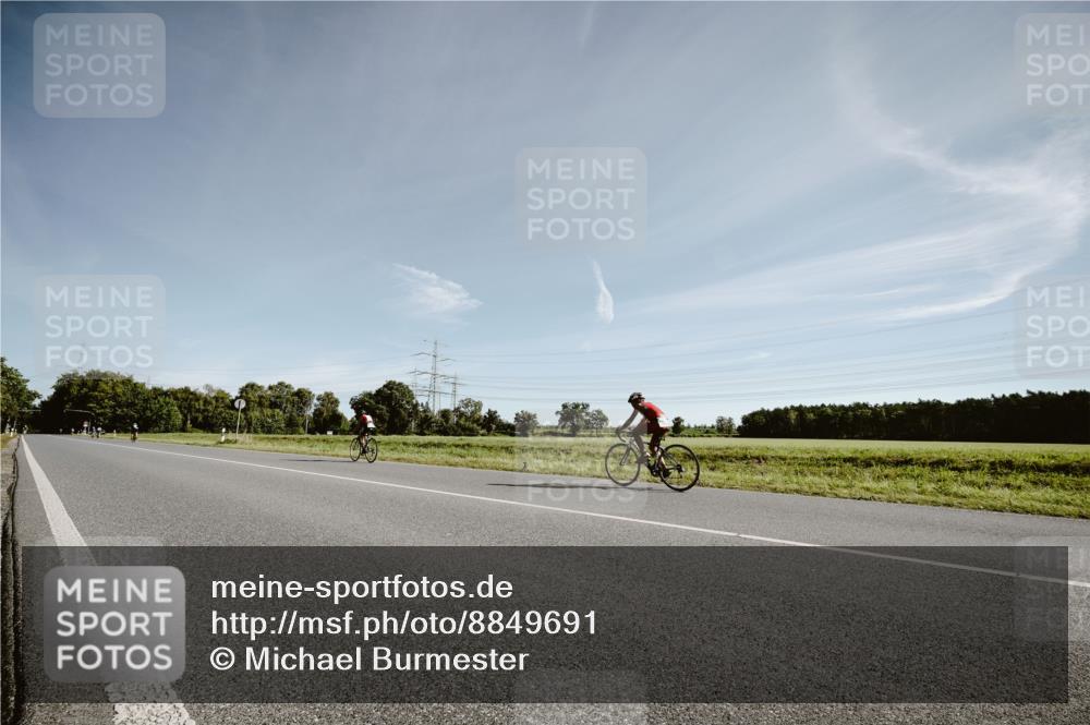 07.09.2025 - 19. Norderstedt Triathlon Michael Burmester http://msf.ph/oto/8849691 07.09.2025 10:32:37 Radfahren  meine-sportfotos.de