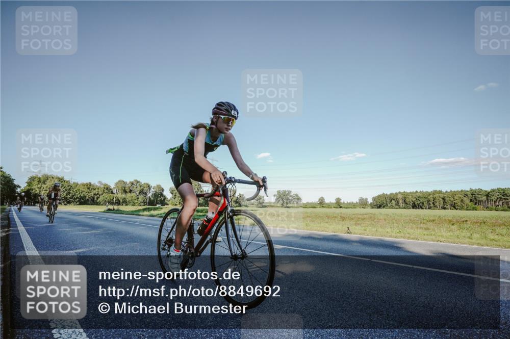 07.09.2025 - 19. Norderstedt Triathlon Michael Burmester http://msf.ph/oto/8849692 07.09.2025 16:16:26 Radfahren 372, 1063, 1089, 1455 meine-sportfotos.de