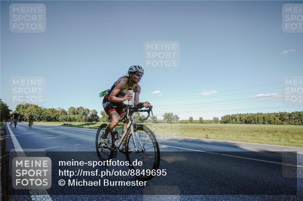 07.09.2025 - 19. Norderstedt Triathlon Michael Burmester http://msf.ph/oto/8849695 07.09.2025 16:16:27 Radfahren 372, 1063, 1075, 1089, 1455 meine-sportfotos.de