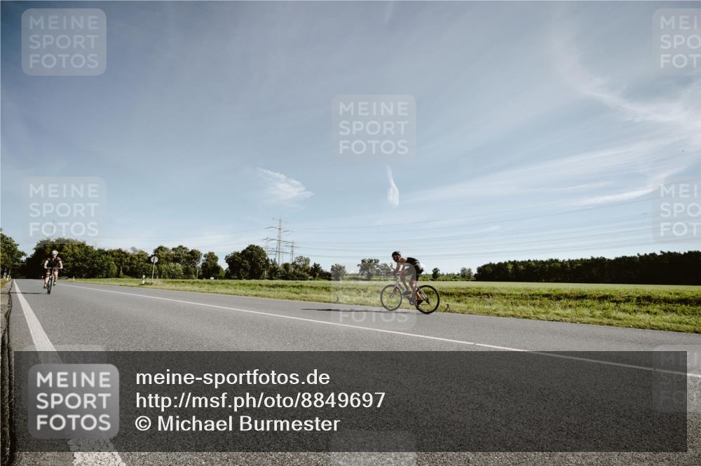 07.09.2025 - 19. Norderstedt Triathlon Michael Burmester http://msf.ph/oto/8849697 07.09.2025 10:32:56 Radfahren 1123 meine-sportfotos.de