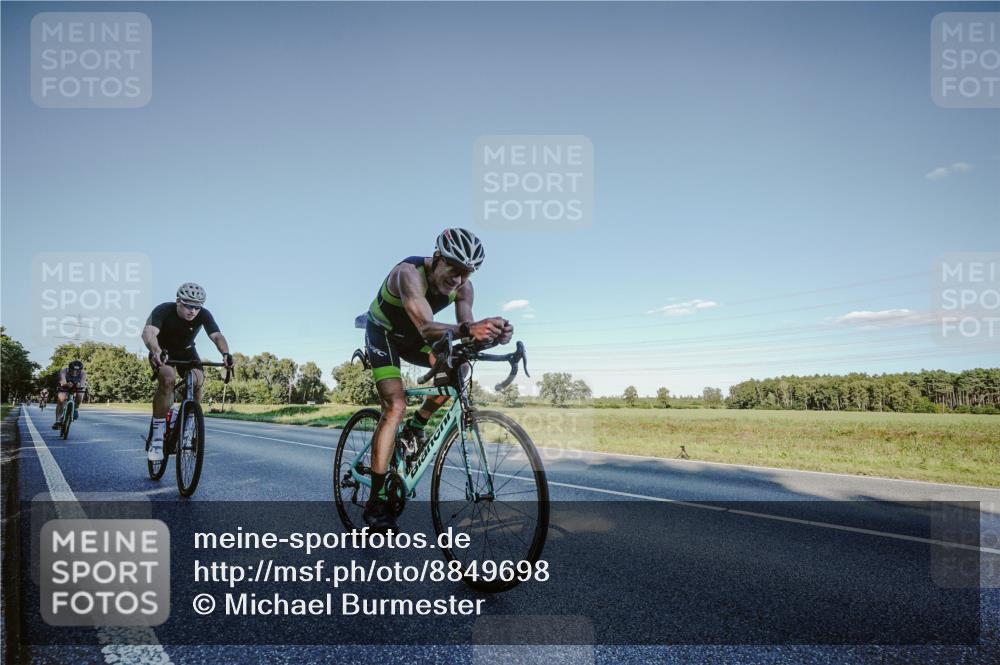 07.09.2025 - 19. Norderstedt Triathlon Michael Burmester http://msf.ph/oto/8849698 07.09.2025 16:16:29 Radfahren 372, 1063, 1075, 1455 meine-sportfotos.de