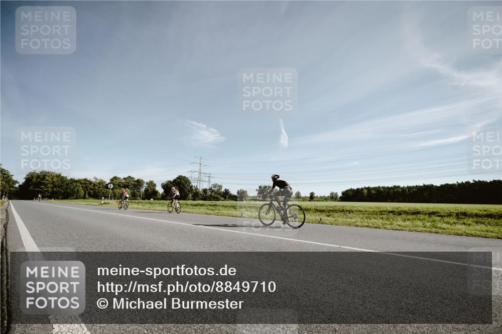07.09.2025 - 19. Norderstedt Triathlon Michael Burmester http://msf.ph/oto/8849710 07.09.2025 10:33:08 Radfahren  meine-sportfotos.de