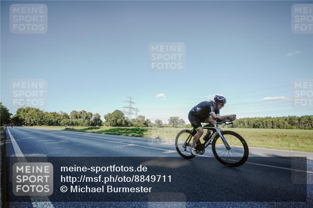 07.09.2025 - 19. Norderstedt Triathlon Michael Burmester http://msf.ph/oto/8849711 07.09.2025 16:16:38 Radfahren 1093, 1444 meine-sportfotos.de
